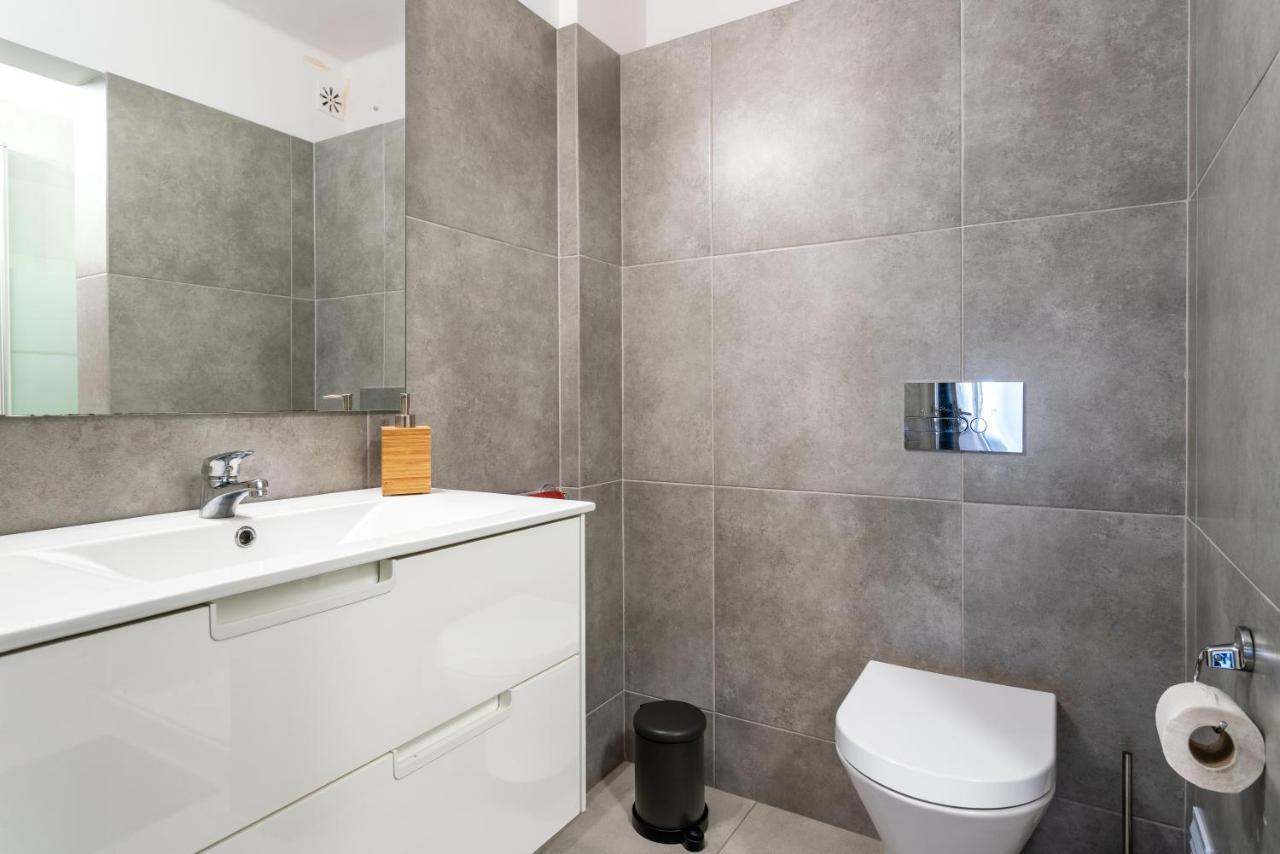 Faro Center Stunning View Apartment Bagian luar foto